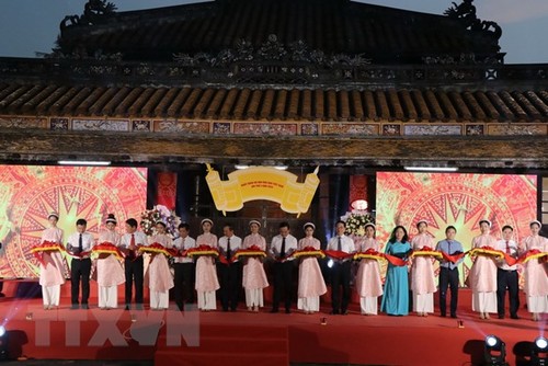 Inauguran en Hue el Día de la Cultura del Libro y la Lectura de Vietnam de 2023 - ảnh 1
