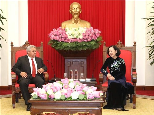 Vietnam y Cuba abogan por una mayor cooperación sindical  - ảnh 1