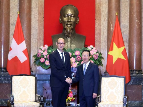 Presidente de Vietnam recibe al titular del Consejo Nacional de Suiza - ảnh 1