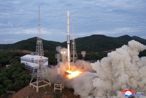 Corea del Norte confirma fallo en lanzamiento de su segundo satélite espía - ảnh 1