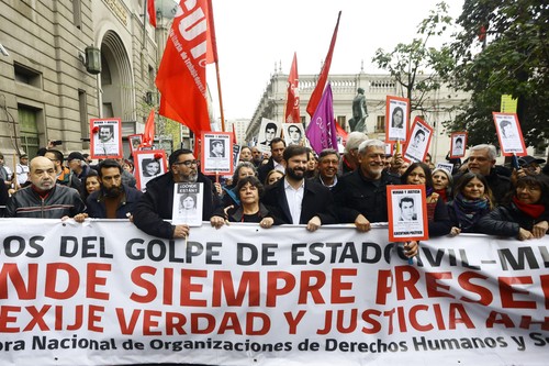 Miles de chilenos marchan en conmemoración al 50 años del golpe de Estado  - ảnh 1