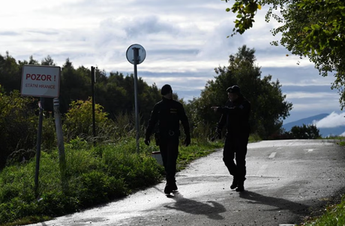  República Checa y Polonia imponen controles migratorios en frontera con Eslovaquia - ảnh 1