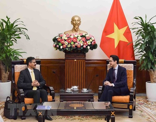 Vietnam considera a las personas como centro y motor para desarrollo nacional - ảnh 1