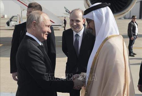  Presidente de Rusia visita Emiratos Árabes Unidos y Arabia Saudita - ảnh 1