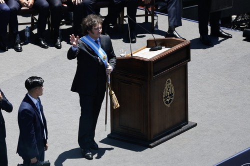 Javier Milei presta juramento como Presidente de Argentina - ảnh 1