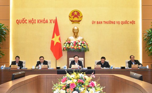 Comité Permanente del Parlamento de Vietnam analiza cuatro borradores de leyes - ảnh 1