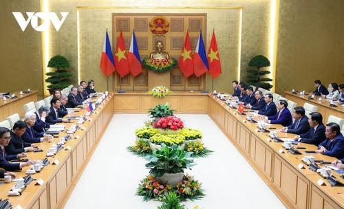 Premier vietnamita se reúne con el presidente filipino  - ảnh 1