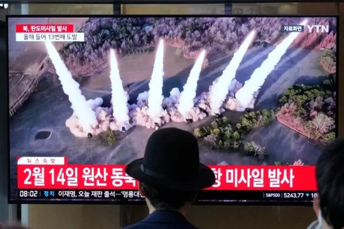  Corea del Norte lanza misiles balísticos - ảnh 1