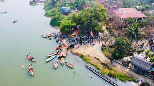Aldea de carpintería Kim Bong apuesta por desarrollar el oficio milenario a través del turismo comunitario - ảnh 1