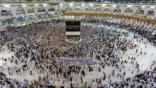 ชาวมุสลิมทั่วโลกเริ่มฉลองเทศกาลถือศีลอดหรือ Eid al-Adha - ảnh 1