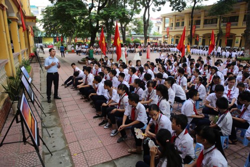 สาส์น 1 พันข้อแห่งความรักของนักเรียนกรุงฮานอยในวันเปิดเทอมปีการศึกษาใหม่มุ่งใจสู่เจื่องซาหรือสเปรตลีย์ - ảnh 4