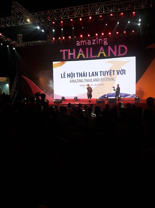 พบปะกับนักร้อง เลเถี่ยนเหียว และเพลง “A đây rồi Thái Lan!”” หรือ “นี่คือประเทศไทย” - ảnh 3