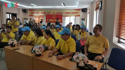 สถานทูตไทย ณ กรุงฮานอย ทีมประเทศไทยและภาคเอกชนมอบสิ่งของบรรเทาทุกข์ให้แก่ผู้ที่มีฐานะยากจนที่ได้รับผลกระทบจากโรคโควิด-19 ในแขวง ฟุกซ้า เขตบาดิ่งห์ กรุงฮานอย - ảnh 15
