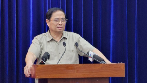 นายกรัฐมนตรี ฝ่ามมิงชิ้ง ตรวจสถานการณ์ปัญหาดินถล่มริมชายฝั่งในจังหวัดก่าเมา ซอกจังและบากเลียว - ảnh 1