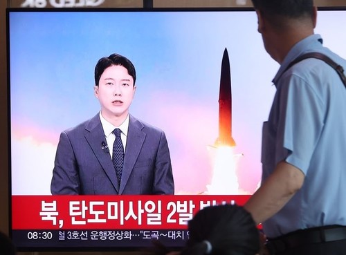  สาธารณรัฐประชาธิปไตยประชาชนเกาหลีทดลองยิงขีปนาวุธทางยุทธวิธีชนิดใหม่ - ảnh 1