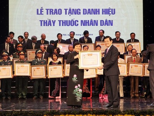 Ceremony honors Vietnam’s physicians - ảnh 1