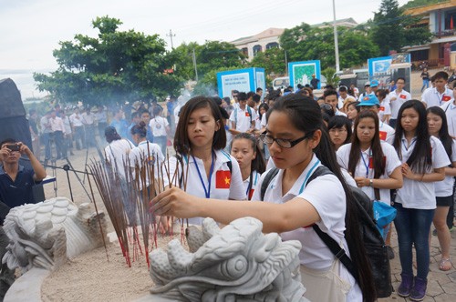 Summer camp sparks love of overseas Vietnamese for homeland - ảnh 1