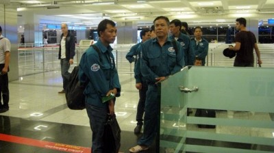 More Vietnamese workers return home from Libya - ảnh 1