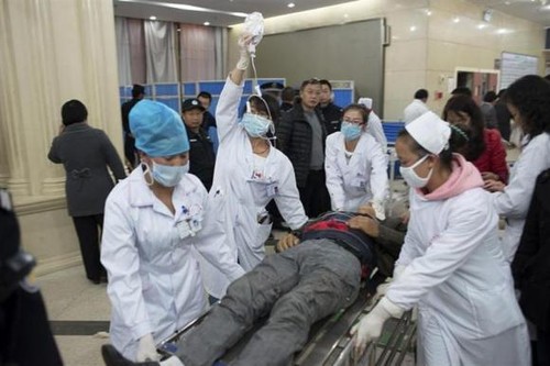 7 injured in China knife attack - ảnh 1