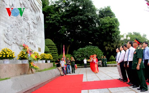 60th anniversary of President Ho’s visit to Hung Kings temple marked - ảnh 1