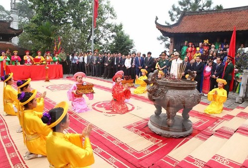 Overseas Vietnamese attend Hung Kings Death Anniversary - ảnh 1