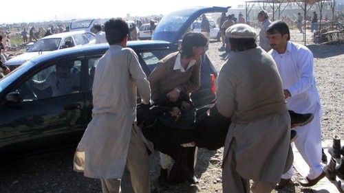 Pakistan bombing kills 12, injures 50 - ảnh 1