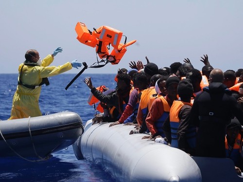 Number of migrants reaching Italy surpasses the totals for Greece - ảnh 1