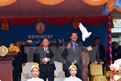 Ruling Cambodian People's Party marks 65th anniversary - ảnh 1