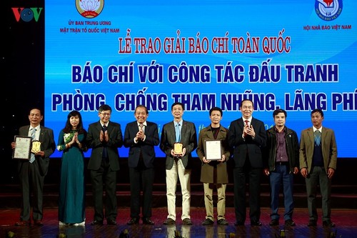 Best press works on fighting corruption, wastefulness honored - ảnh 1