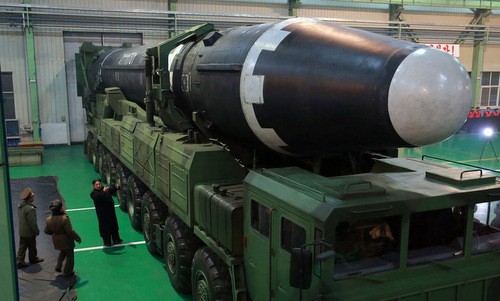 US, Japan, South Korea discuss Korean peninsula’s denuclearization - ảnh 1