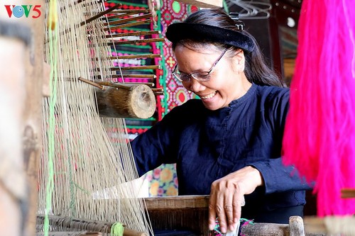 Weaving – traditional craft of Tay ethnic minority  - ảnh 2