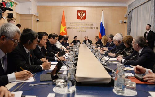 NA Chairwoman meets Russia’s State Duma leader, Prime Minister, Communist Party Chief - ảnh 1