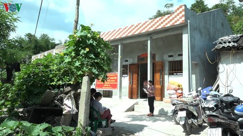 Charitable houses given to poor people in Lang Son province ahead of Tet  - ảnh 2