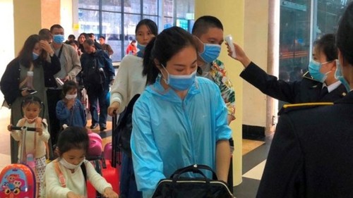 Vietnam steps up measures to control acute respiratory disease caused by new coronavirus - ảnh 1