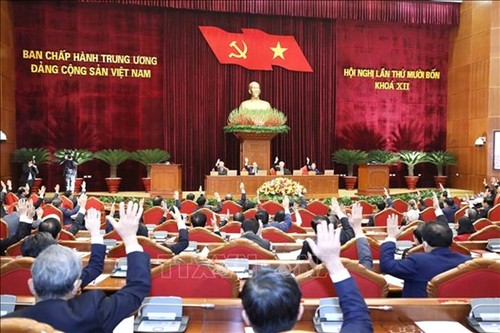 Party Central Committee meets to introduce candidates to Politburo, Secretariat - ảnh 2