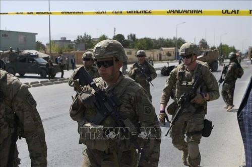 US reconsiders Afghanistan troop withdrawal deadline - ảnh 1