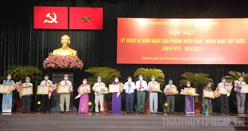 Reunion of war veterans in Ho Chi Minh city ahead of Reunification Day - ảnh 1