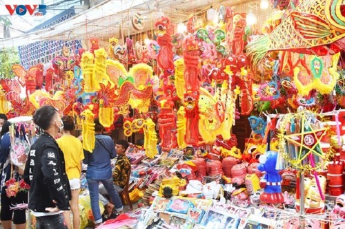 A Mid-Autumn Festival of love and sharing during the COVID-19 pandemic - ảnh 1