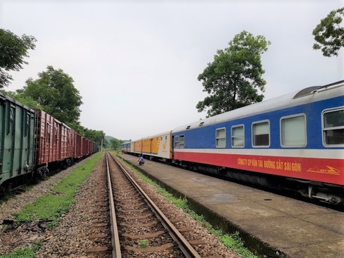 Railway sector calls for foreign investment in six projects - ảnh 1