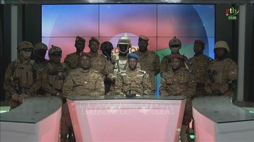 World reacts to military coup in Burkina Faso - ảnh 1