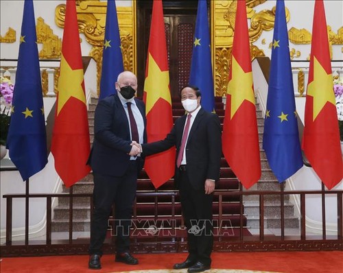 EU wants to work more closely with Vietnam in climate change response  - ảnh 1