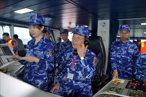 Vietnamese and Chinese coast guards finish joint sea patrol - ảnh 1
