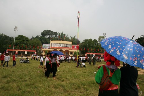 Bewohner der Kho Mu feiern das Tet-Fest - ảnh 1