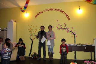 Vietnamesen in Griechenland und in den Niederlanden feiern das Neujahrsfest Tet - ảnh 1