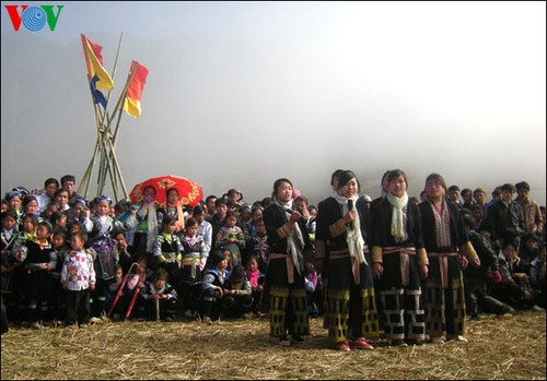 Gau Tao-Frühlingsfest am Bergfuß Ngu Chi Son - ảnh 4