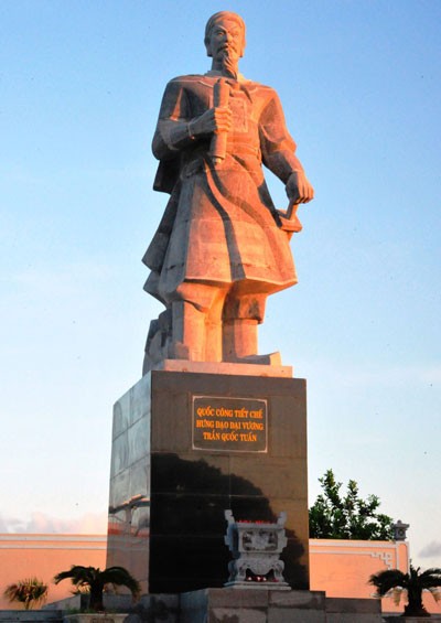 Einweihung des Denkmals des Generals Tran Quoc Tuan auf den Spratly-Inseln - ảnh 1