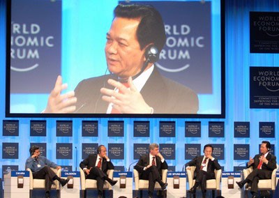 Premierminister Nguyen Tan Dung zu Gast beim Weltwirtschaftsforum Ostasien - ảnh 1