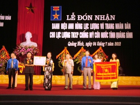 Vize-Staatspräsidentin zeichnet Veteranen in Quang Binh aus - ảnh 1