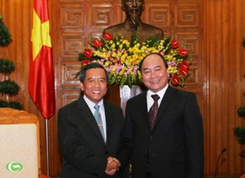 Vize-Premierminister Nguyen Xuan Phuc trifft laotischen Wissenschaftsminister - ảnh 1