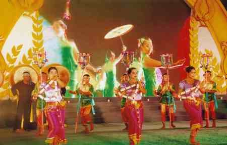 Zahlreiche Veranstaltungen zum traditionellen Fest Chol Chnam Thmay der Khmer - ảnh 1